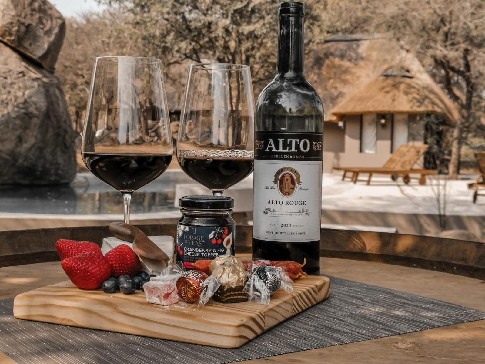 Timbila Game - Welcome To Land Of Leopards And Buffalo - Big Game Lodge