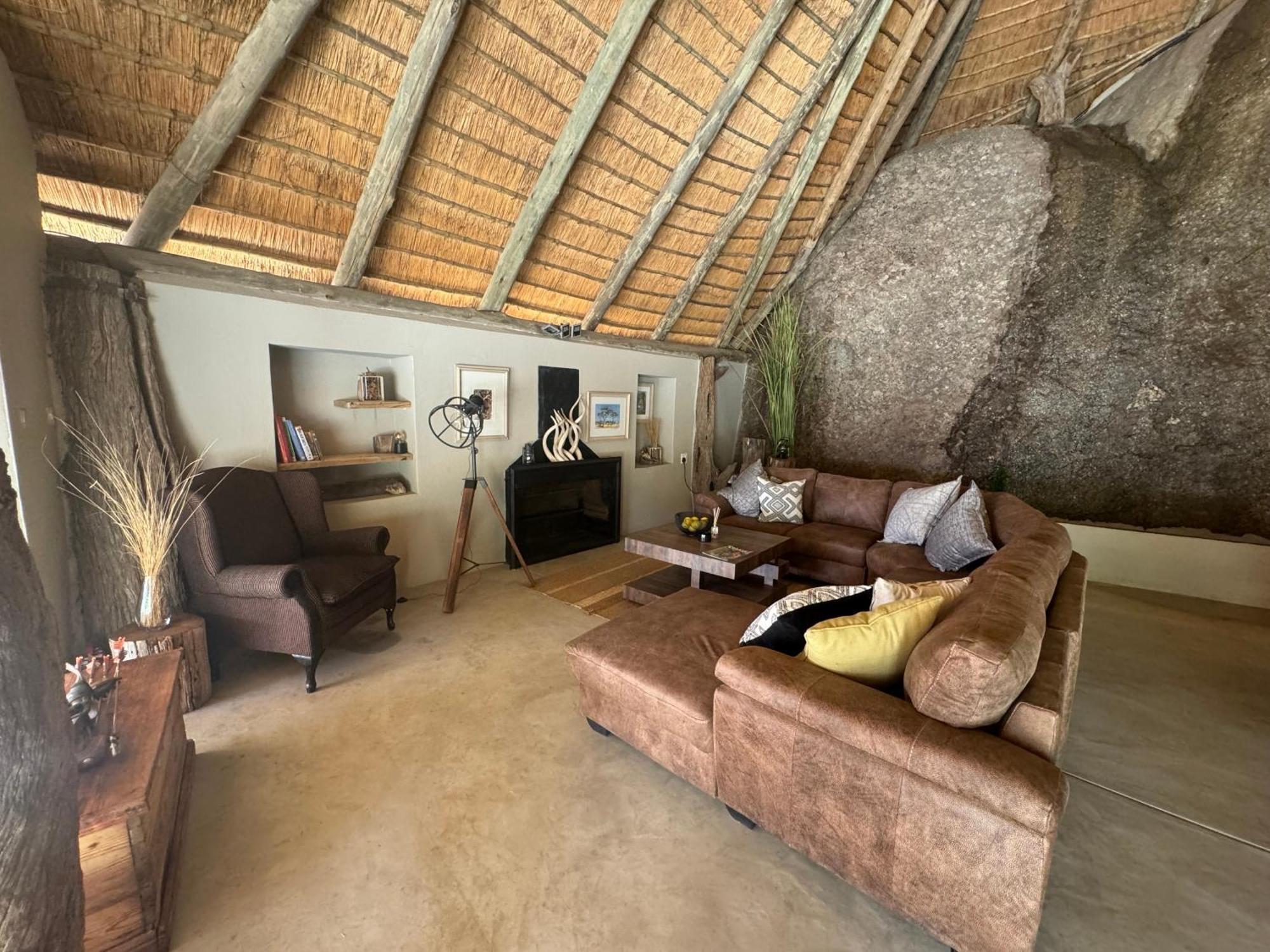 Timbila Game - Welcome To Land Of Leopards And Buffalo - Big Game Lodge *