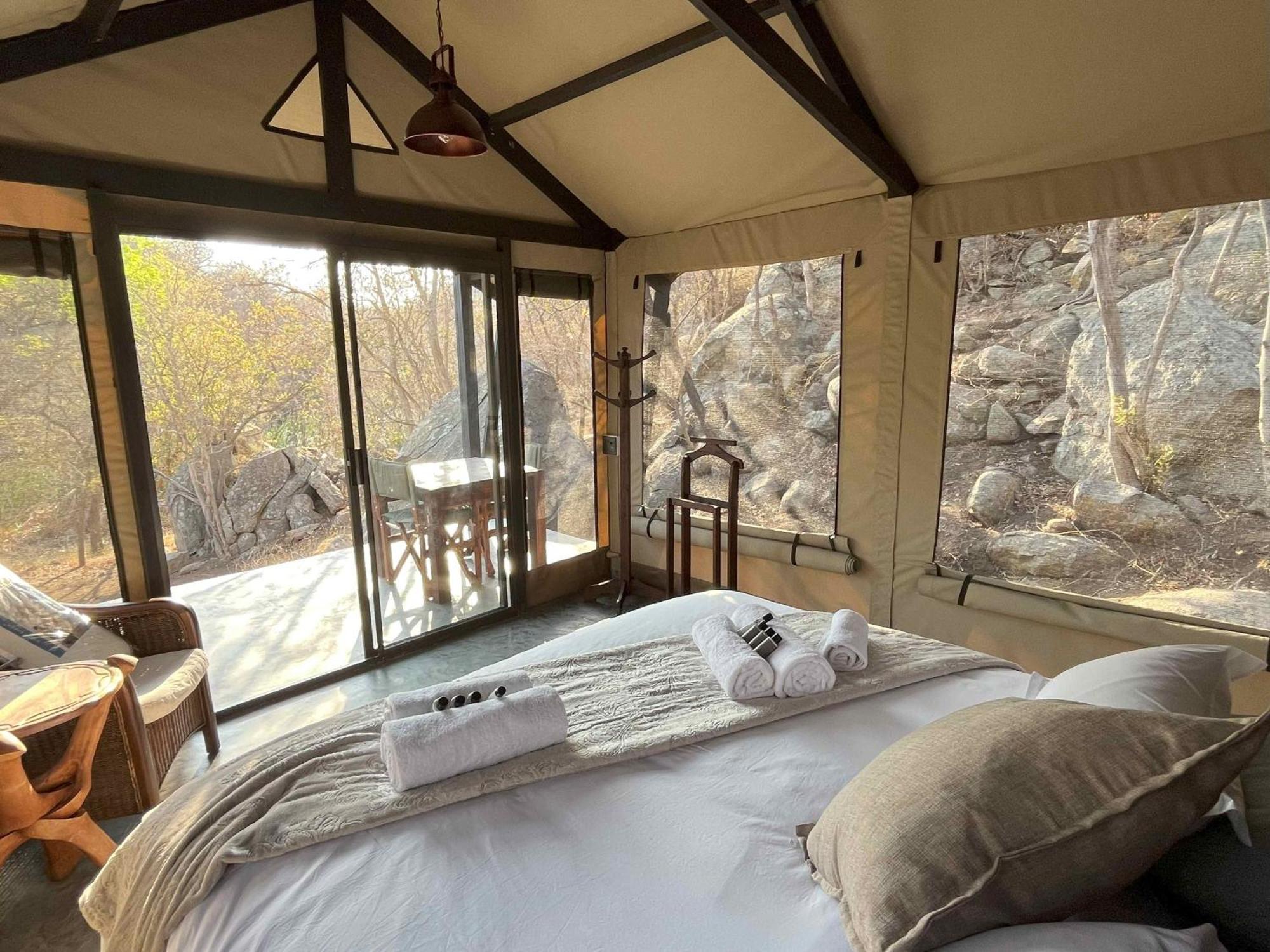 Timbila Game - Welcome To Land Of Leopards And Buffalo - Big Game Lodge Phalaborwa